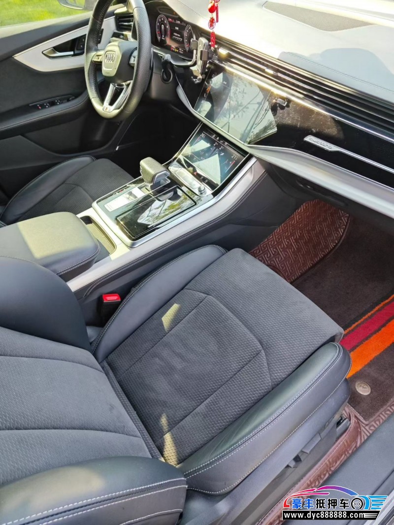 20年奥迪Q8轿车抵押车出售