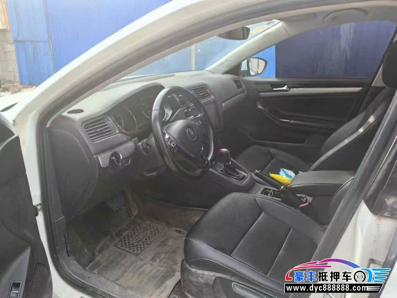 18年大众速腾轿车抵押车出售