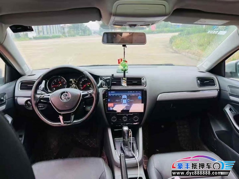 16年大众速腾轿车抵押车出售