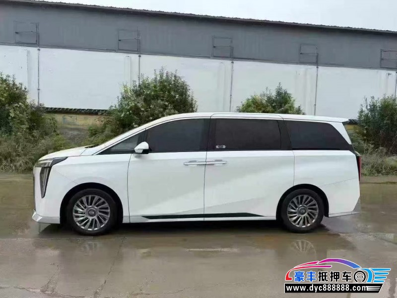 23年传祺M8轿车抵押车出售