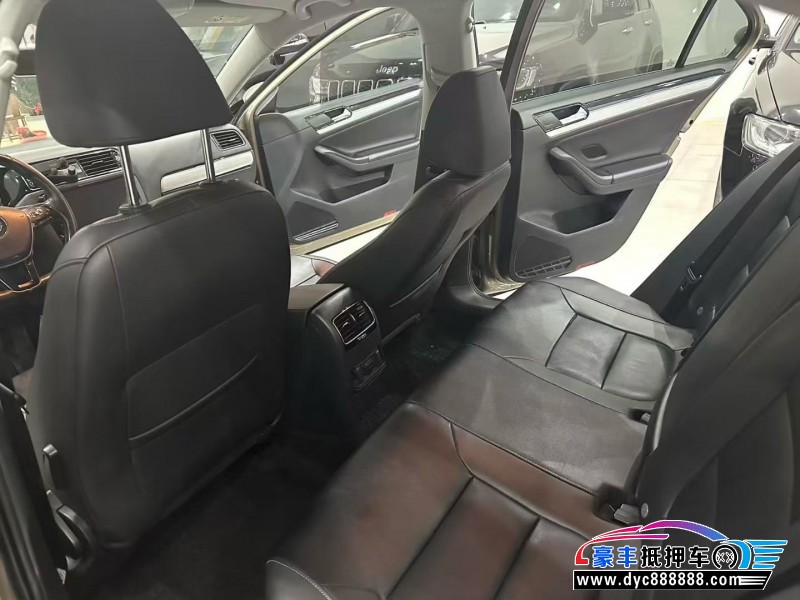 17年大众速腾轿车抵押车出售