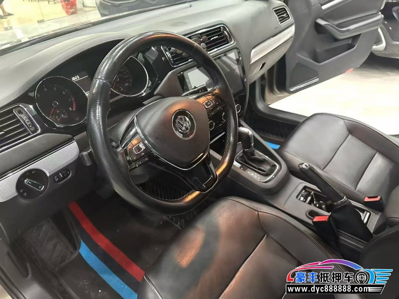 17年大众速腾轿车抵押车出售