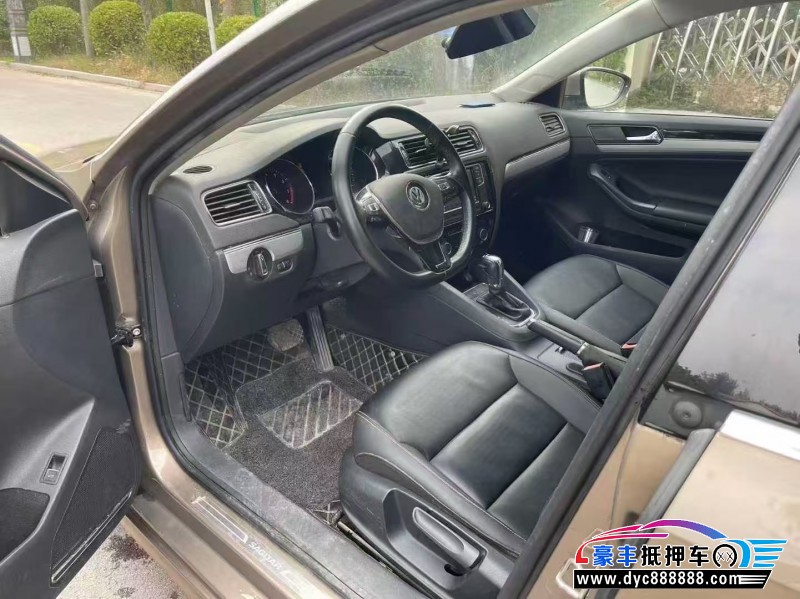 18年大众速腾轿车抵押车出售