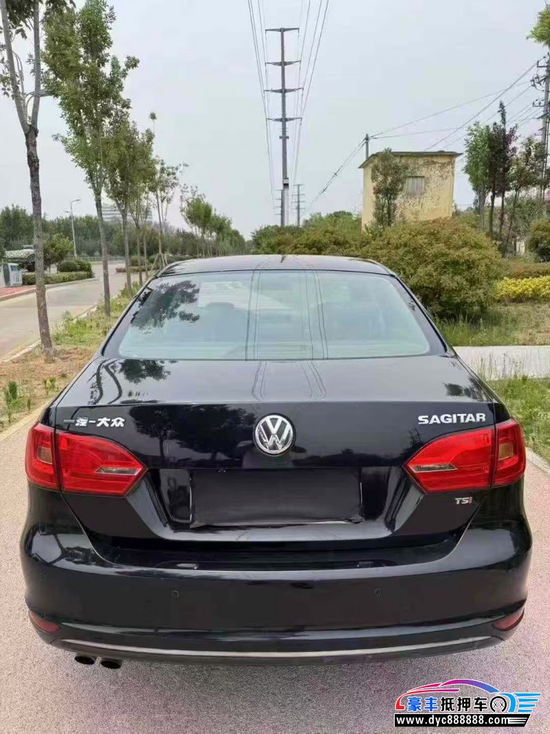 13年大众速腾轿车抵押车出售