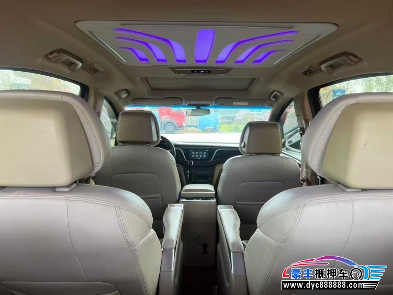 17年别克GL8轿车抵押车出售