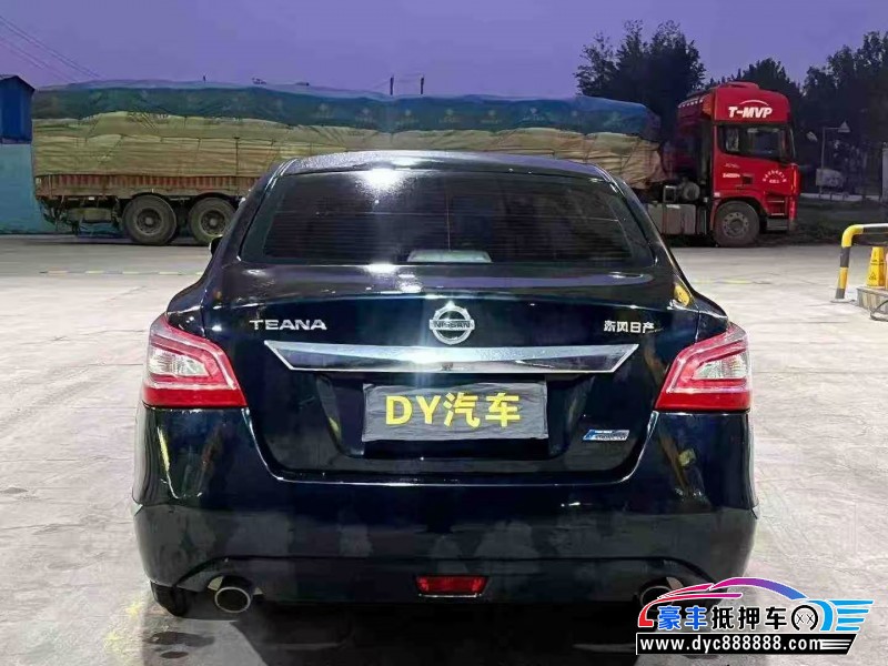 15年日产天籁轿车抵押车出售