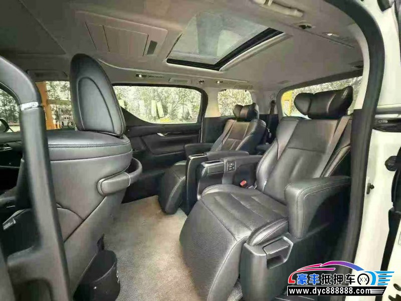 20年丰田威尔法轿车抵押车出售