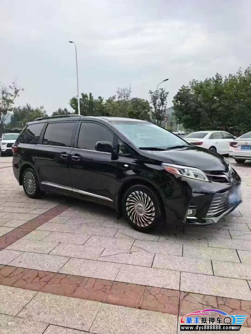 16年丰田塞纳轿车抵押车出售