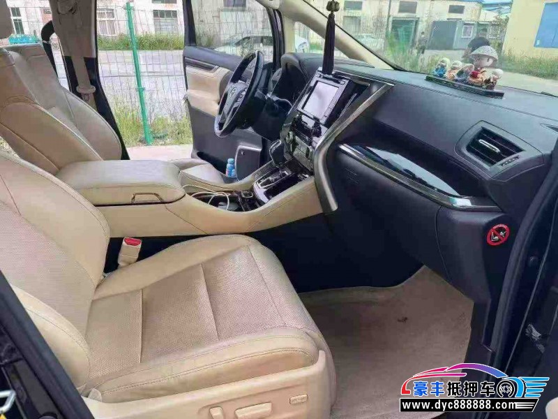 18年丰田埃尔法轿车抵押车出售