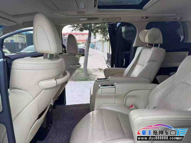 18年丰田埃尔法轿车抵押车出售