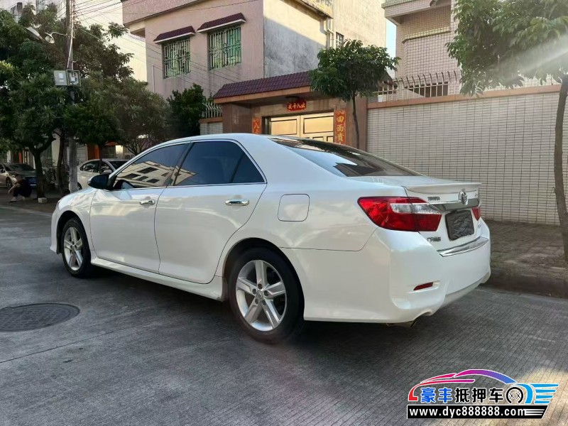 12年丰田凯美瑞轿车抵押车出售