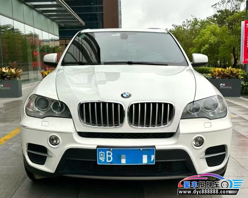 抵押车出售14年宝马X5轿车