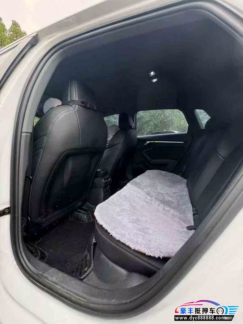 23年奥迪A4轿车抵押车出售