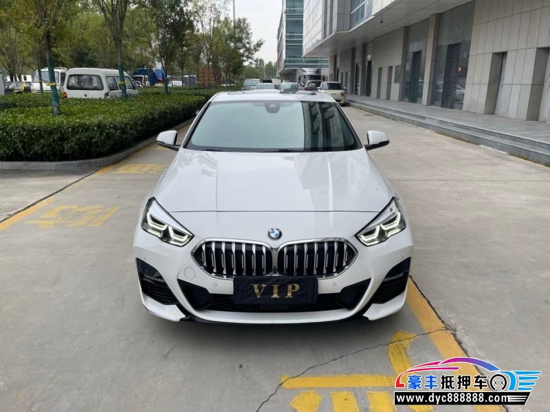 抵押车出售24年宝马2系轿车