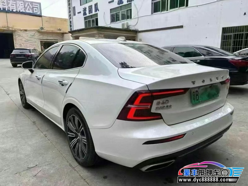 21年沃尔沃S60轿车抵押车出售