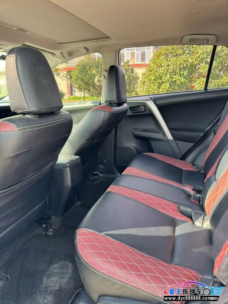 16年丰田RAV4轿车抵押车出售