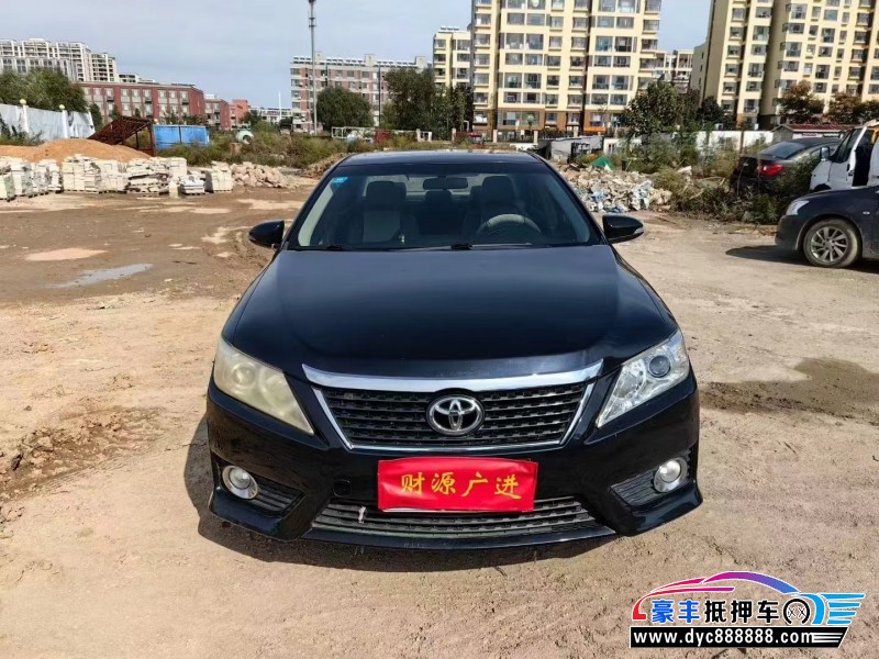 抵押车出售12年丰田凯美瑞轿车