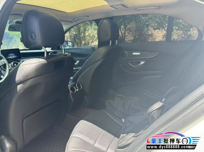 18年奔驰C轿车抵押车出售