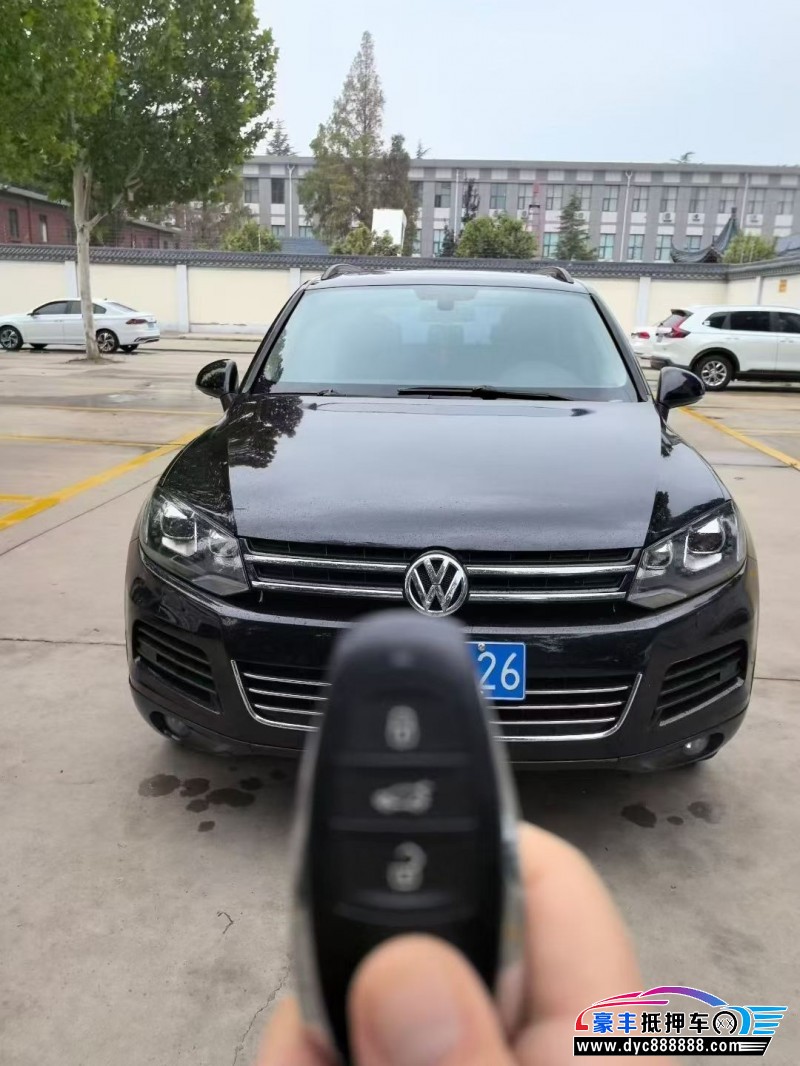 12年大众途锐轿车抵押车出售