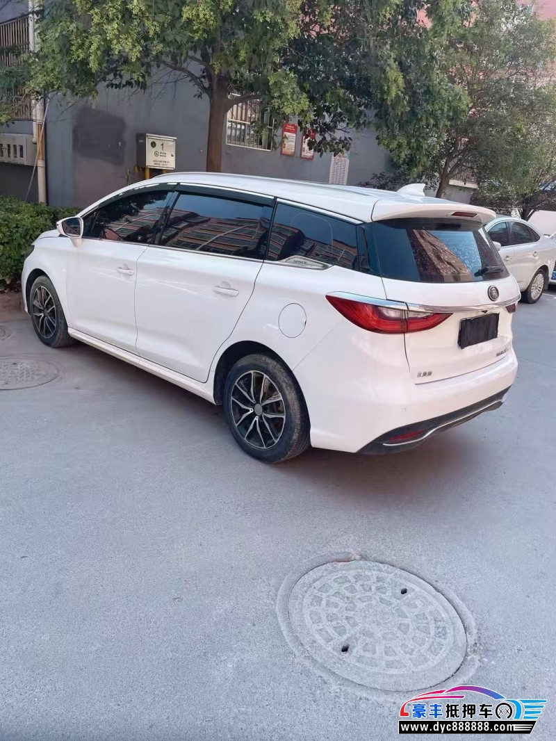 18年比亚迪宋轿车抵押车出售