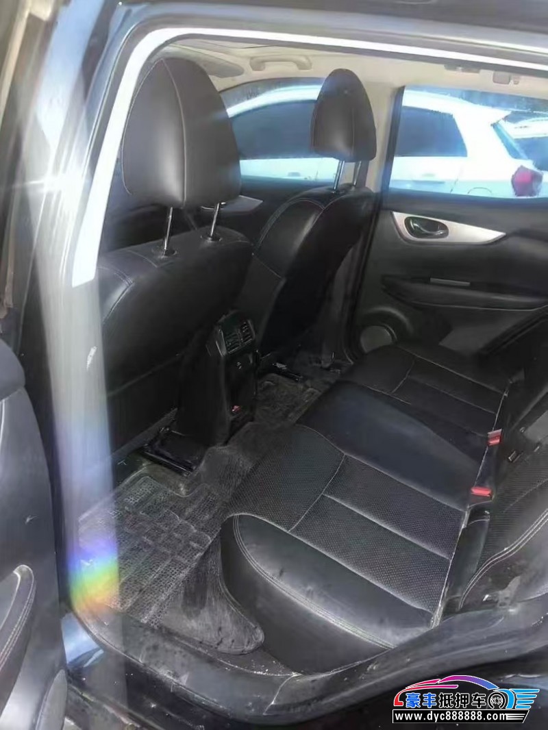 20年日产逍客轿车抵押车出售