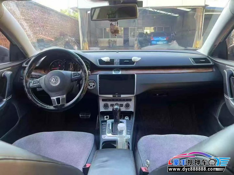 12年大众迈腾轿车抵押车出售