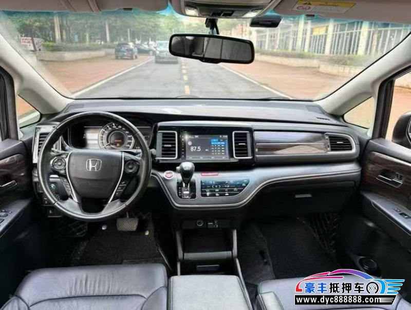 18年本田艾力绅轿车抵押车出售