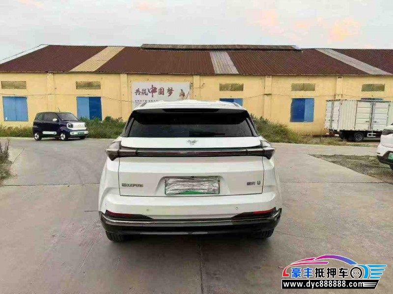 23年哪吒U轿车抵押车出售