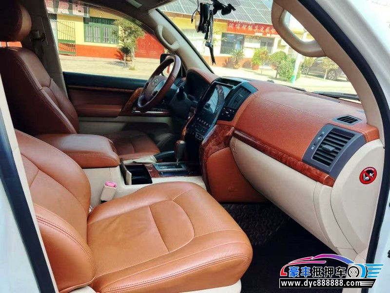 15年丰田兰德酷路泽（陆巡）轿车抵押车出售