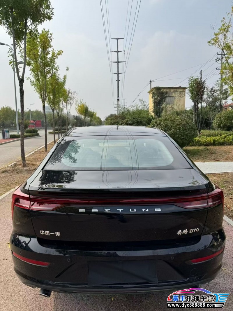 25年奔腾B70轿车抵押车出售