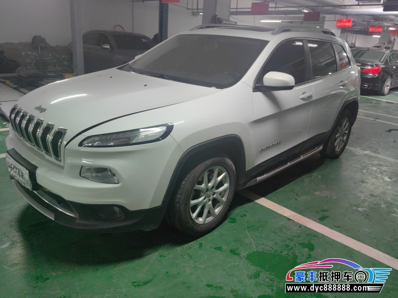 17年Jeep自由光轿车抵押车出售