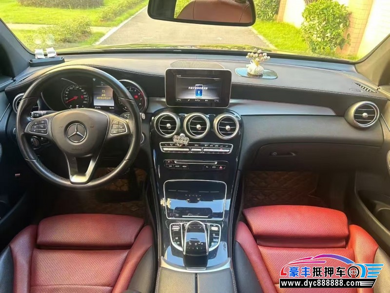 19年奔驰GLC轿车抵押车出售