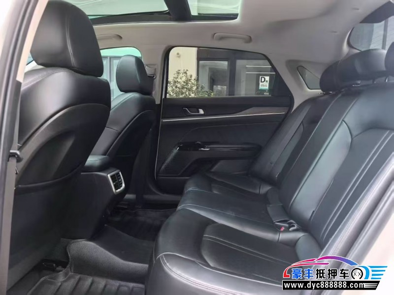 21年起亚K5轿车抵押车出售