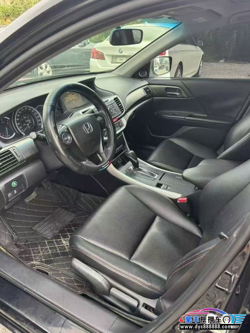 16年本田雅阁轿车抵押车出售