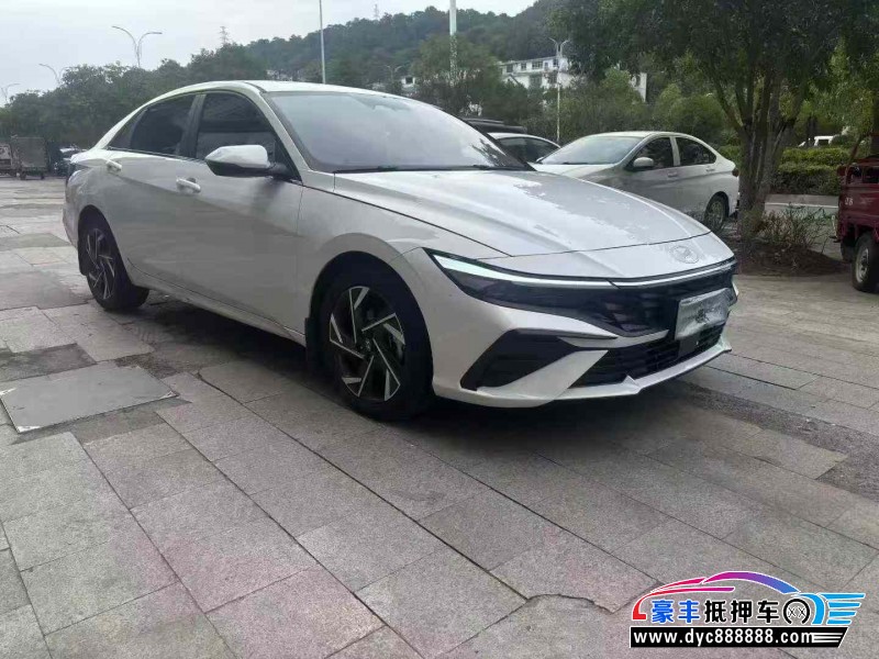 25年现代伊兰特轿车抵押车出售