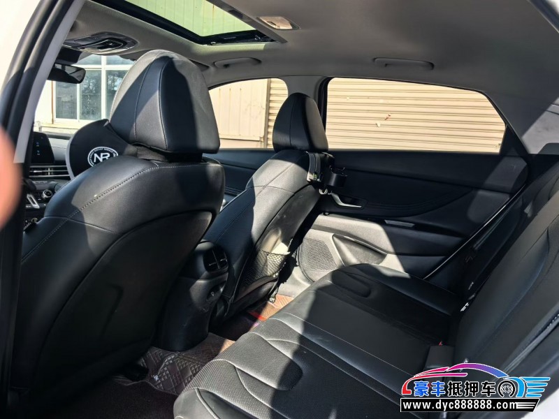 25年现代伊兰特轿车抵押车出售