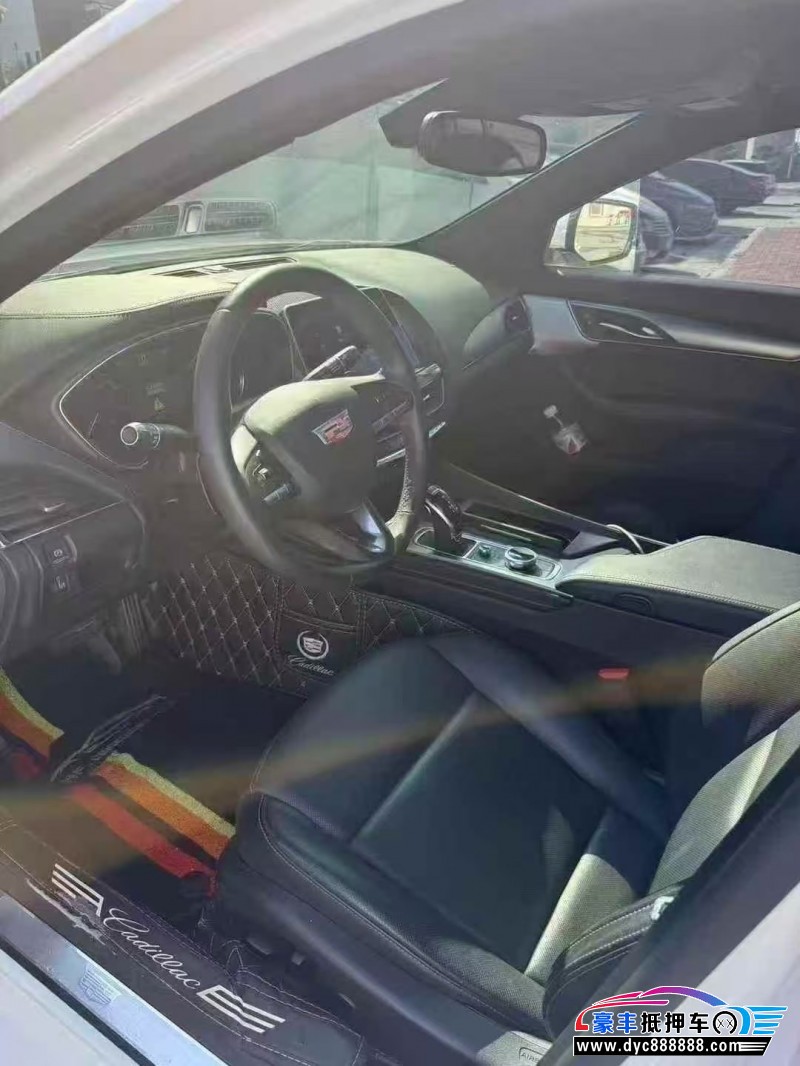 21年凯迪拉克CT5轿车抵押车出售