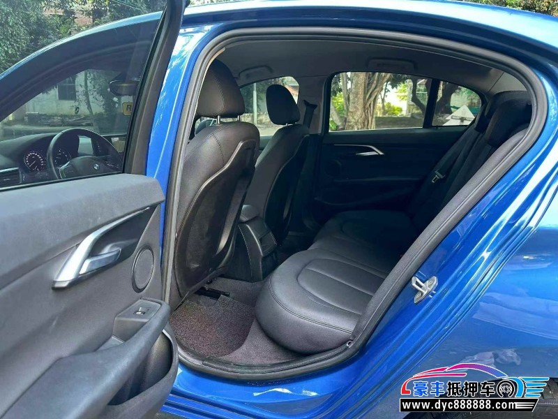 19年宝马1系轿车抵押车出售