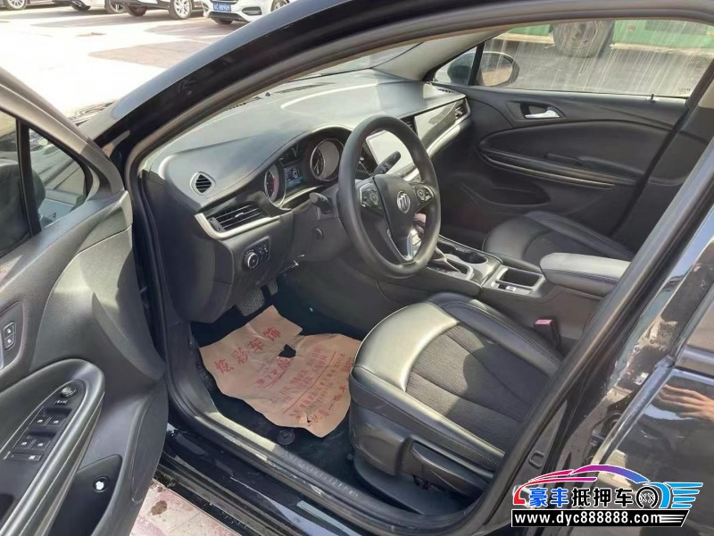 17年别克威朗轿车抵押车出售