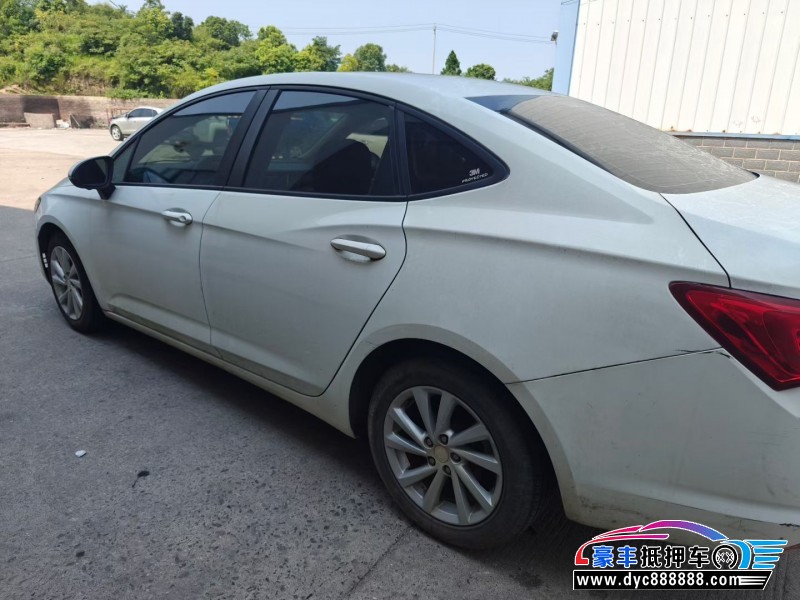 18年别克威朗轿车抵押车出售