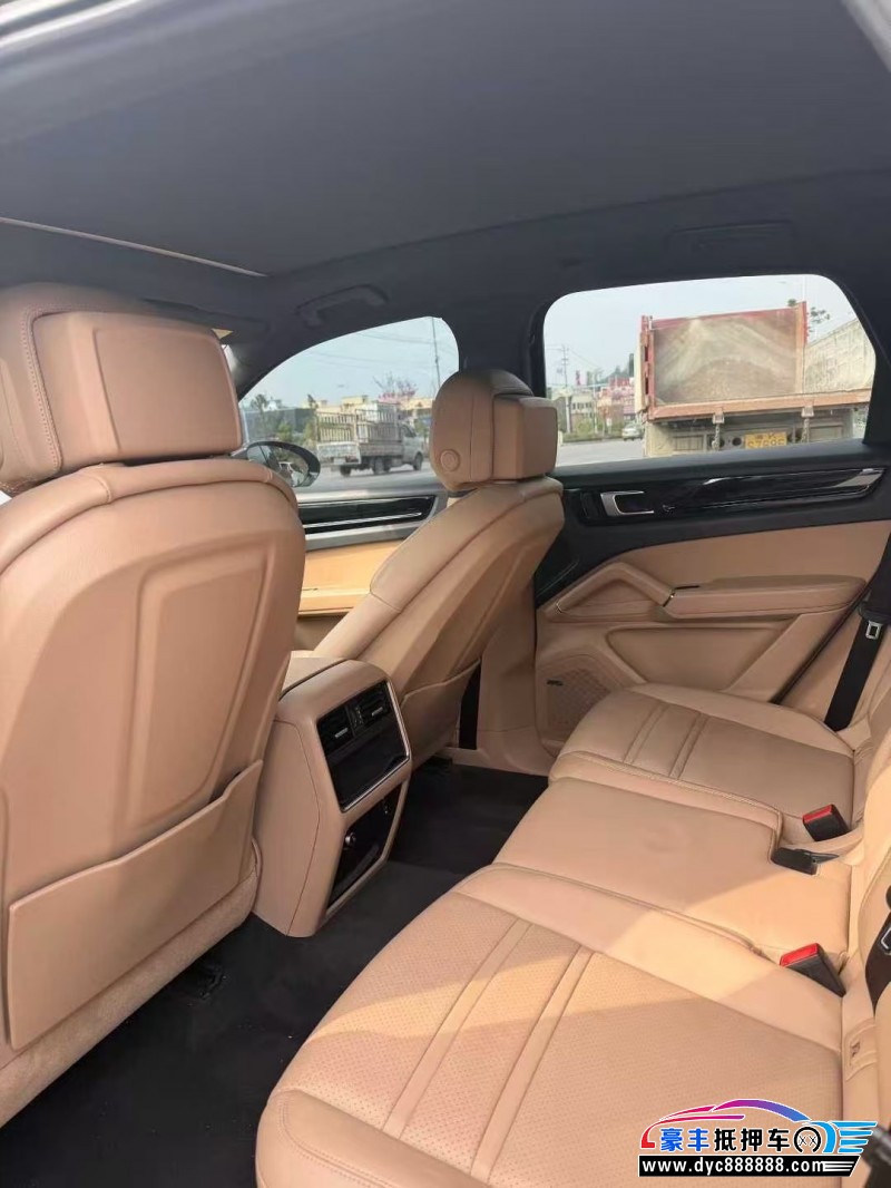 22年保时捷卡宴轿车抵押车出售