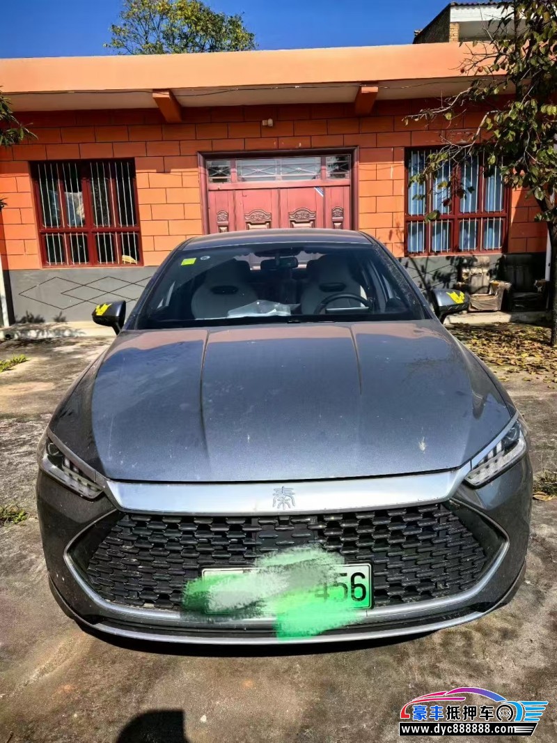 25年比亚迪秦轿车抵押车出售