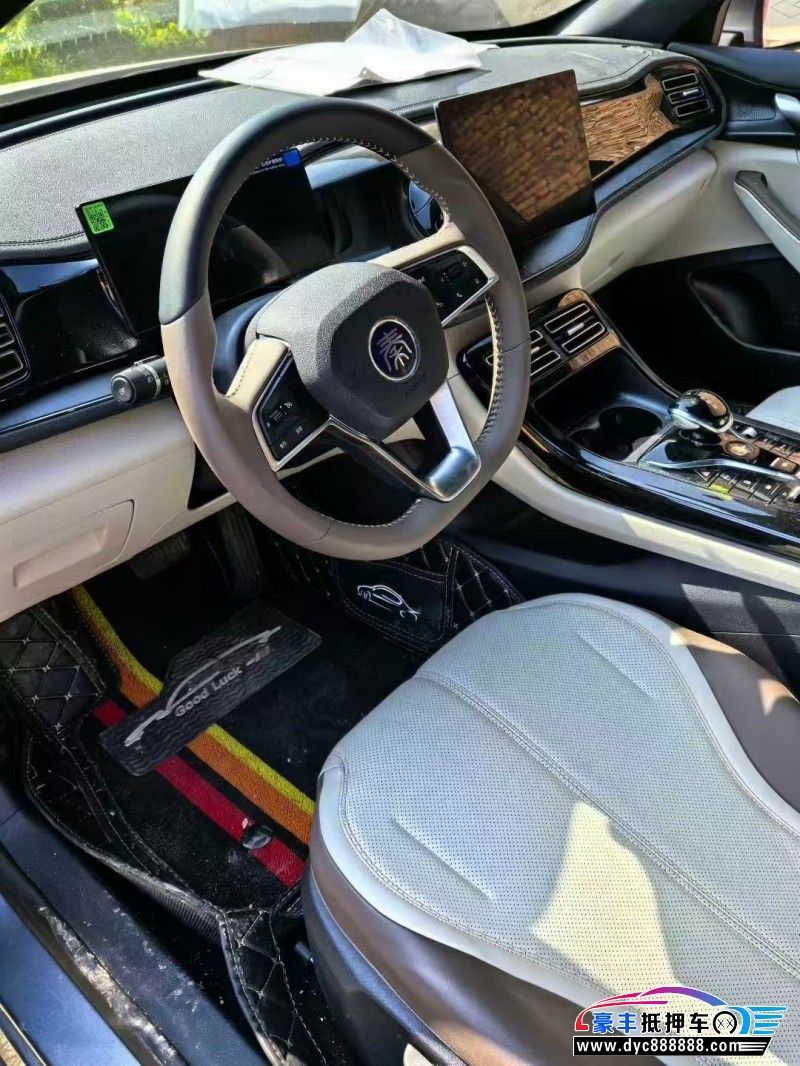 25年比亚迪秦轿车抵押车出售