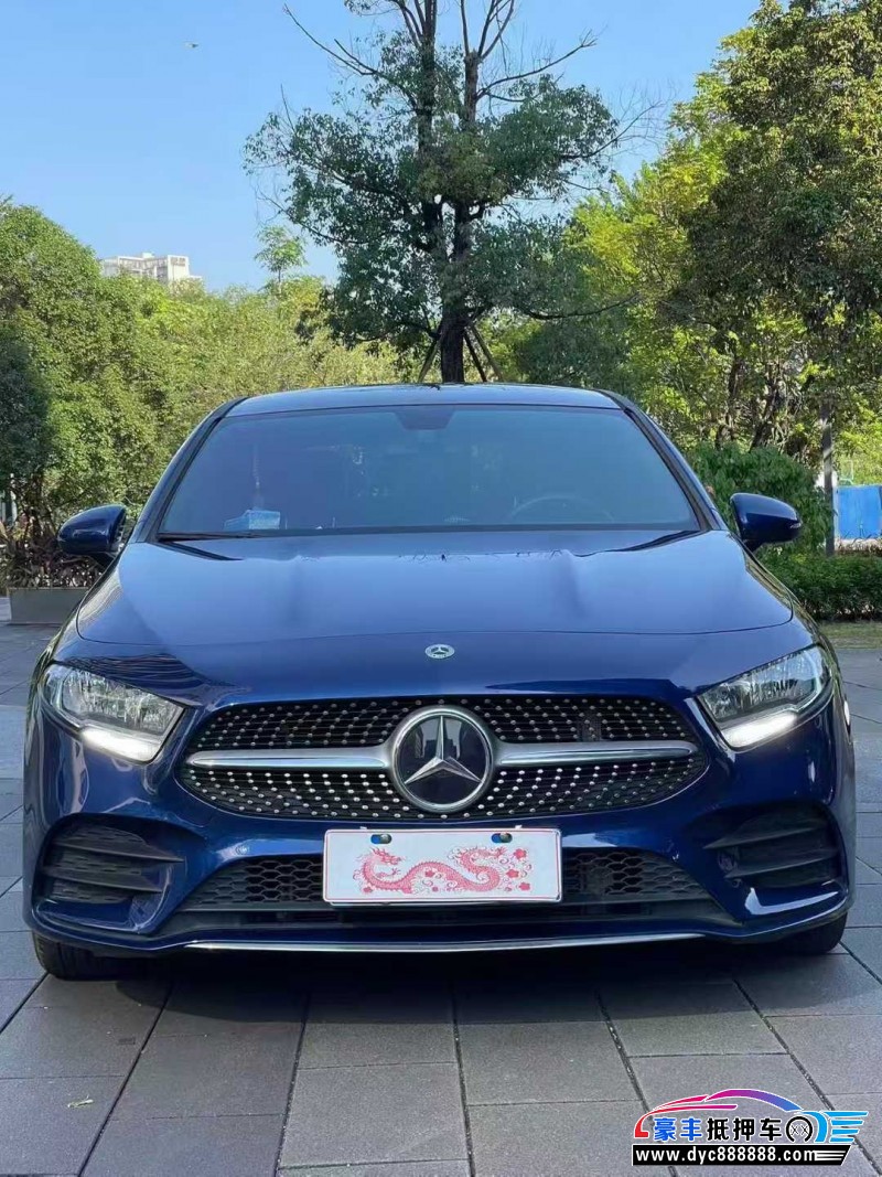 23年奔驰A轿车抵押车出售