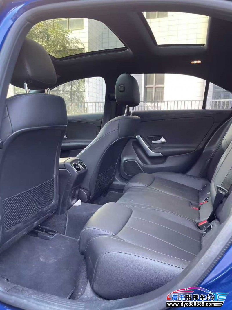 23年奔驰A轿车抵押车出售