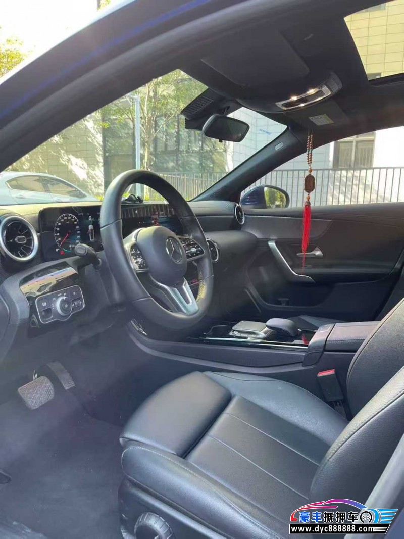 23年奔驰A轿车抵押车出售