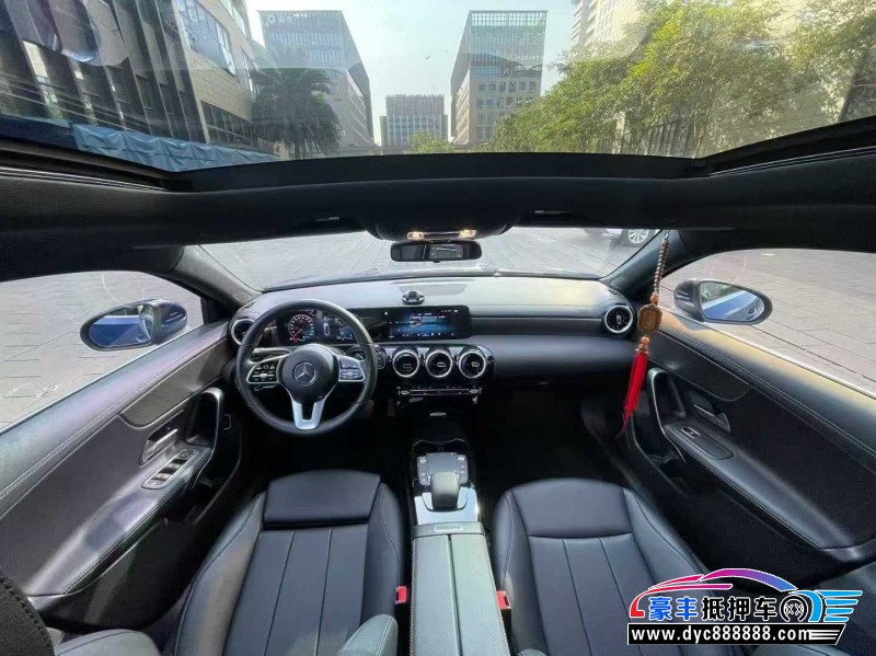 23年奔驰A轿车抵押车出售