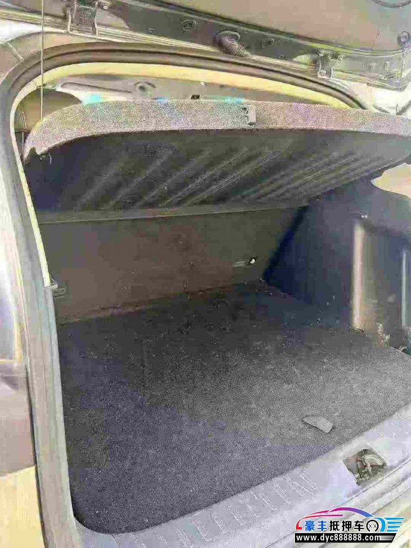 24年比亚迪元轿车抵押车出售