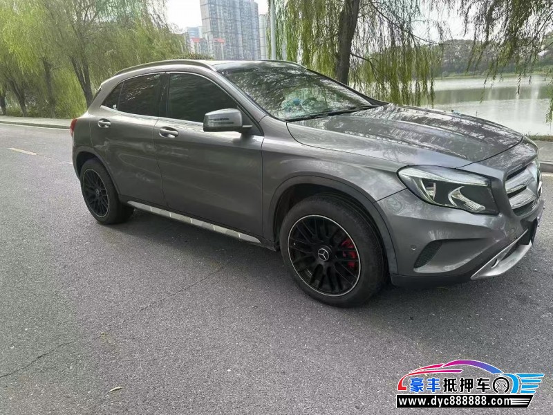 16年奔驰GLA轿车抵押车出售