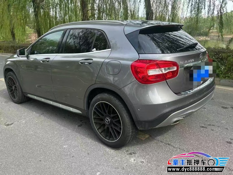 16年奔驰GLA轿车抵押车出售